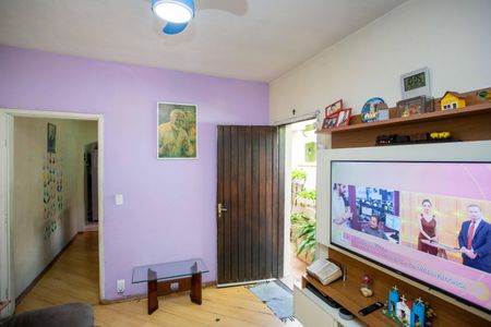Casa à venda com 134m², 2 quartos e 2 vagasSala de TV
