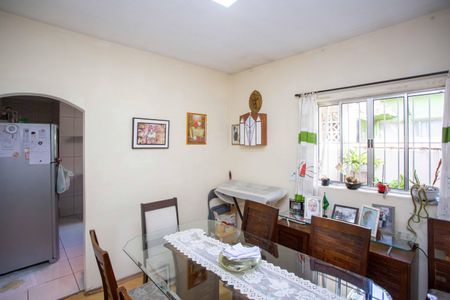 Casa à venda com 134m², 2 quartos e 2 vagasSala de TV