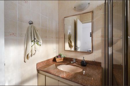 Apartamento à venda com 180m², 4 quartos e 3 vagasBanheiro Suíte