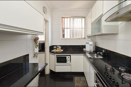Apartamento à venda com 180m², 4 quartos e 3 vagasCozinha