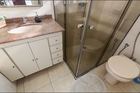 Apartamento à venda com 180m², 4 quartos e 3 vagasBanheiro Suíte