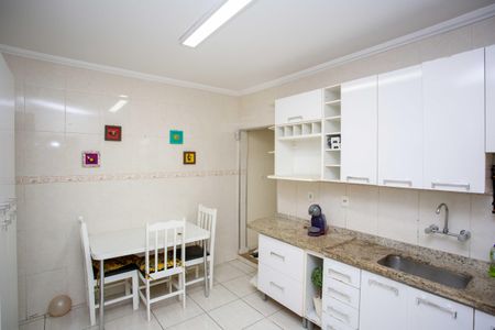Casa à venda com 150m², 3 quartos e 2 vagasCozinha