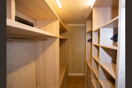 Casa à venda com 150m², 3 quartos e 2 vagasCloset