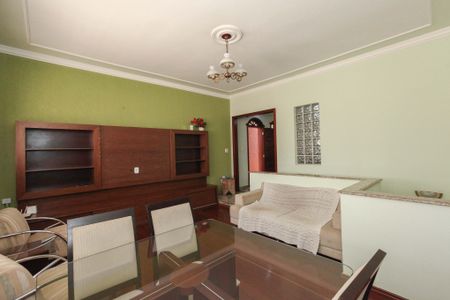 Casa à venda com 4 quartos, 400m² em Diamante, Belo Horizonte