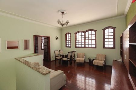 Casa à venda com 4 quartos, 400m² em Diamante, Belo Horizonte