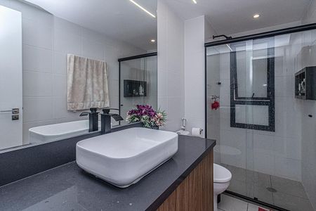 Apartamento à venda com 127m², 3 quartos e 2 vagasbanheiro na suíte 1_1
