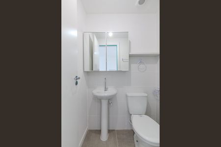 Banheiro de kitnet/studio para alugar com 1 quarto, 43m² em Cidade Baixa, Porto Alegre