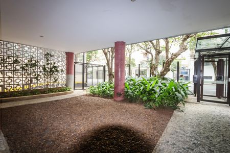 Apartamento para alugar com 167m², 3 quartos e 1 vaga Apartamento para alugar com 167m², 3 quartos e 1 vagaEntrada