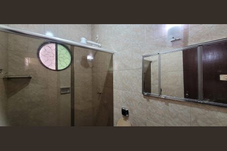 Casa à venda com 372m², 4 quartos e 4 vagas Casa à venda com 372m², 4 quartos e 4 vagasBanheiro