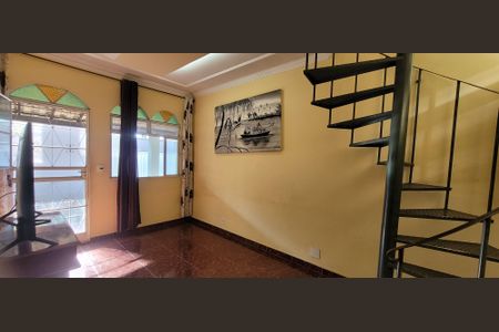 Casa à venda com 372m², 4 quartos e 4 vagassala 