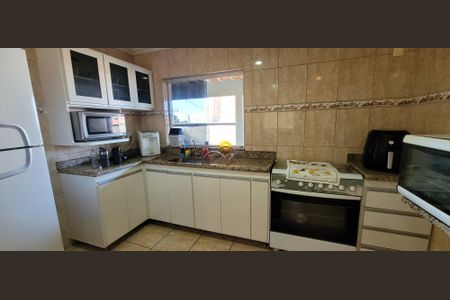 Casa à venda com 372m², 4 quartos e 4 vagascozinha 