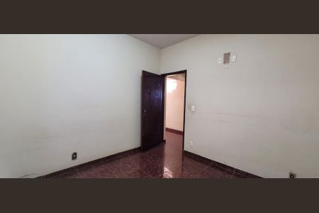 Casa à venda com 372m², 4 quartos e 4 vagas Casa à venda com 372m², 4 quartos e 4 vagasquarto 1