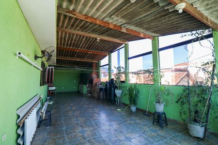 Casa para alugar com 98m², 3 quartos e 2 vagasQuintal