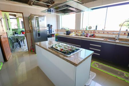 Casa para alugar com 98m², 3 quartos e 2 vagasCozinha