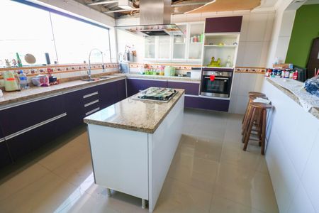 Casa para alugar com 98m², 3 quartos e 2 vagasCozinha