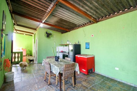 Casa para alugar com 98m², 3 quartos e 2 vagasQuintal