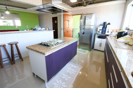 Casa para alugar com 98m², 3 quartos e 2 vagasCozinha