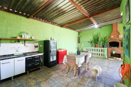 Casa para alugar com 98m², 3 quartos e 2 vagasQuintal