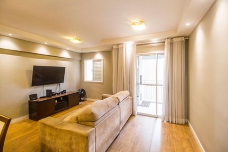 Sala  de apartamento à venda com 2 quartos, 74m² em Jardim Tupanci, Barueri