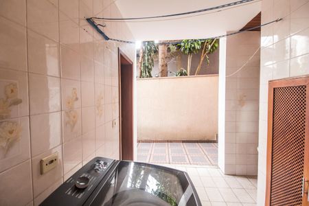 Casa de condomínio à venda com 308m², 4 quartos e 4 vagasÁrea de Serviço