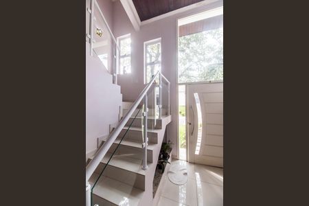 Casa de condomínio à venda com 308m², 4 quartos e 4 vagasEscada