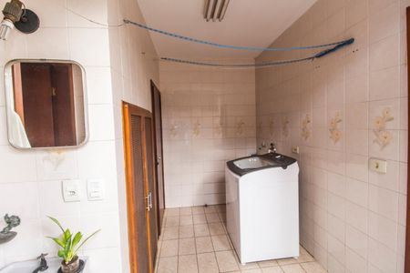 Casa de condomínio à venda com 308m², 4 quartos e 4 vagasÁrea de Serviço