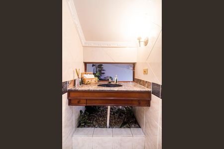 Casa de condomínio à venda com 308m², 4 quartos e 4 vagasLavabo