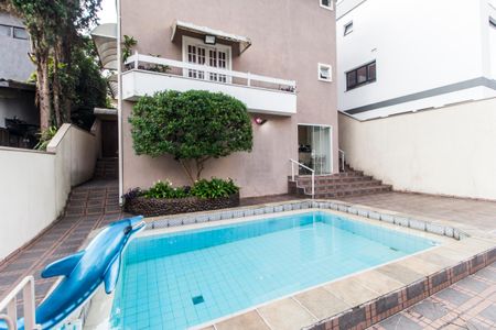 Casa de condomínio à venda com 308m², 4 quartos e 4 vagasPiscina