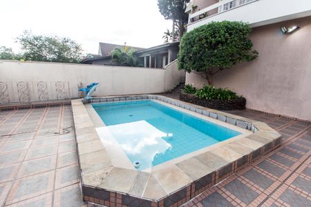 Casa de condomínio à venda com 308m², 4 quartos e 4 vagasPiscina