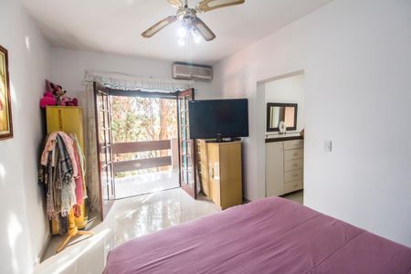 Casa de condomínio à venda com 308m², 4 quartos e 4 vagasSuíte master