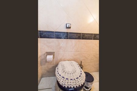 Casa de condomínio à venda com 308m², 4 quartos e 4 vagasLavabo