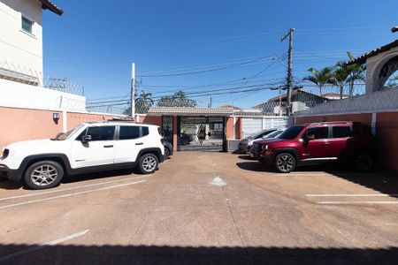 Casa de condomínio à venda com 60m², 2 quartos e 1 vagaGaragem