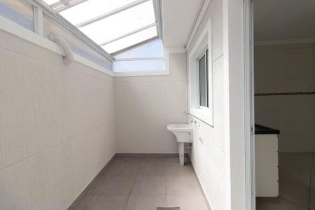 Casa de condomínio à venda com 60m², 2 quartos e 1 vagaÁrea de Serviço com Churrasqueira