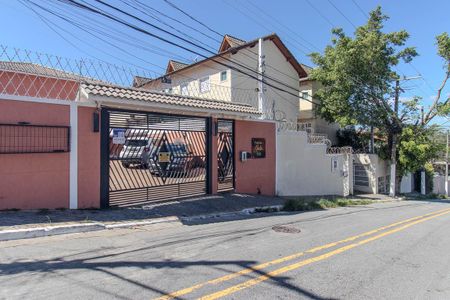 Casa de condomínio à venda com 60m², 2 quartos e 1 vagaFachada