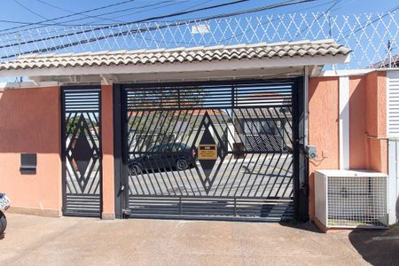 Casa de condomínio à venda com 60m², 2 quartos e 1 vagaGaragem