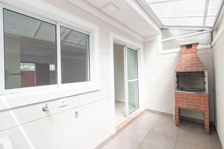 Casa de condomínio à venda com 60m², 2 quartos e 1 vagaÁrea de Serviço com Churrasqueira