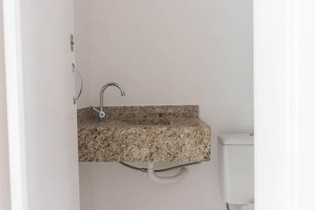 Casa de condomínio à venda com 60m², 2 quartos e 1 vagaLavabo