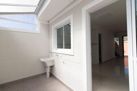 Casa de condomínio à venda com 60m², 2 quartos e 1 vagaÁrea de Serviço com Churrasqueira