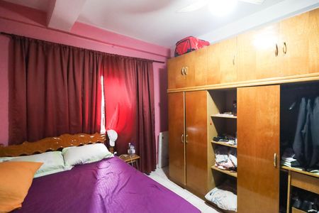 Casa à venda com 230m², 6 quartos e 2 vagas