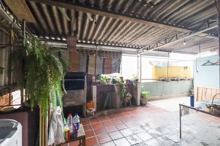 Casa à venda com 230m², 6 quartos e 2 vagas