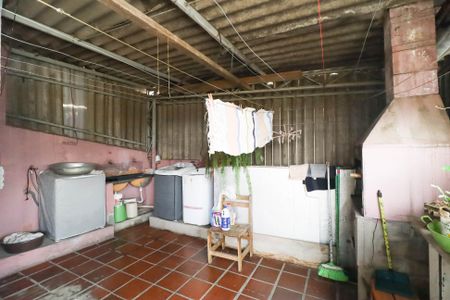 Casa à venda com 230m², 6 quartos e 2 vagas