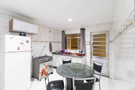 Casa à venda com 230m², 6 quartos e 2 vagas