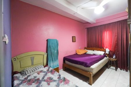 Casa à venda com 230m², 6 quartos e 2 vagas