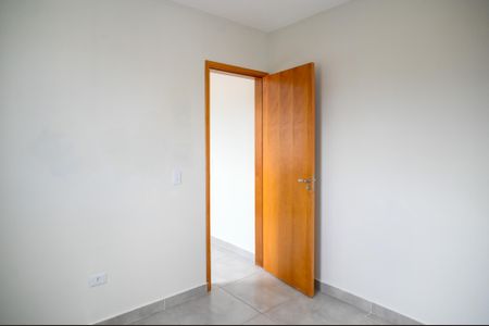 Quarto 2 de apartamento para alugar com 2 quartos, 40m² em Parque Bristol, São Paulo