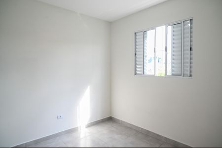 Quarto 2 de apartamento para alugar com 2 quartos, 40m² em Parque Bristol, São Paulo