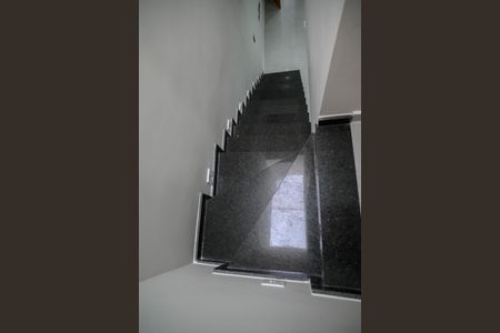 Casa à venda com 120m², 3 quartos e 2 vagasEscada