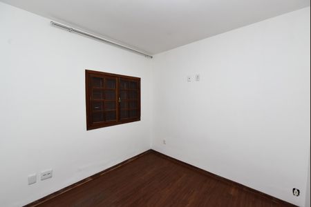 Quarto 1 de casa para alugar com 2 quartos, 200m² em Miramar (barreiro), Belo Horizonte