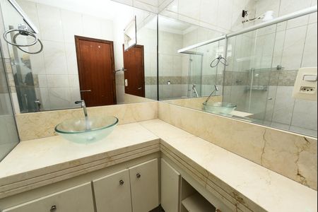 Casa para alugar com 200m², 2 quartos e 6 vagas Casa para alugar com 200m², 2 quartos e 6 vagasBanheiro social