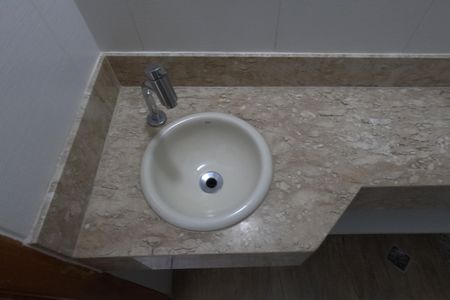 Casa para alugar com 200m², 4 quartos e 1 vagaLavabo