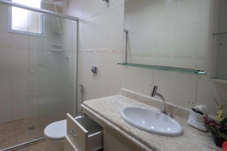 Casa para alugar com 200m², 4 quartos e 1 vagaBanheiro do Quarto 1